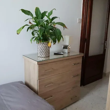 Appartamento Centrally Located Spacious 3 Bedroom Apt. *
